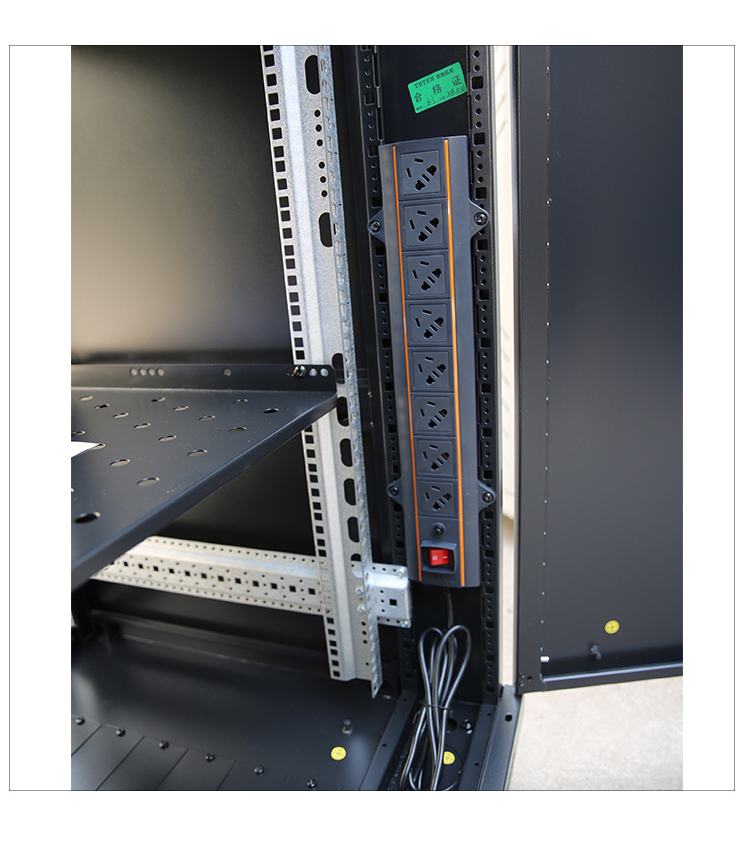 图腾网络机柜G36632 打造高效可靠的1.6米32U豪华网络空间